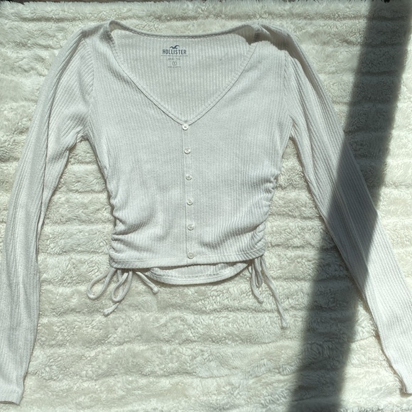 Hollister, Women’s “must have collection” Long sleeve Baby tee bundle - Picture 7 of 8